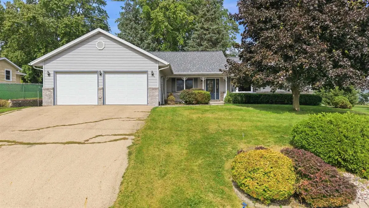 812 E South Street, Beaver Dam, WI 53916 - #1