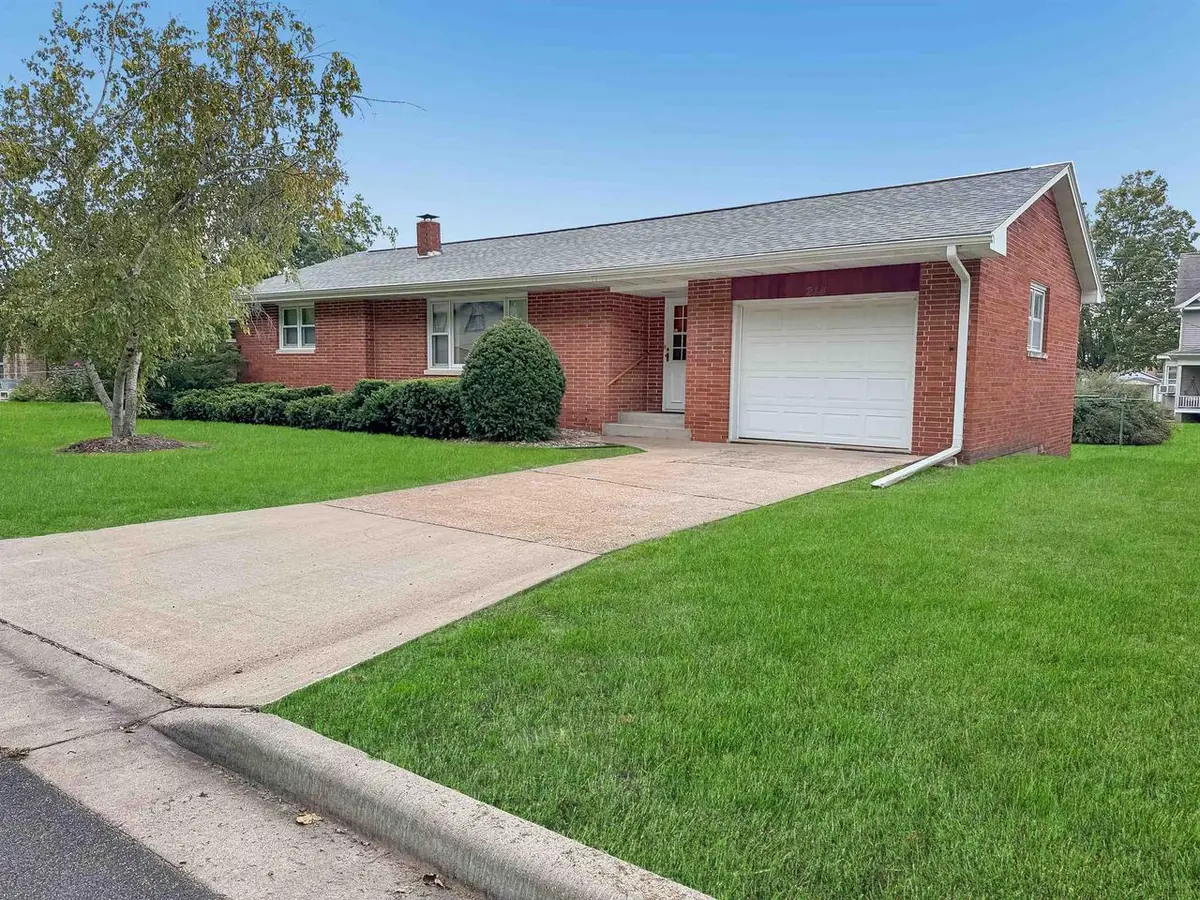 214 E Bluff Street, Cassville, WI 53806 - #1