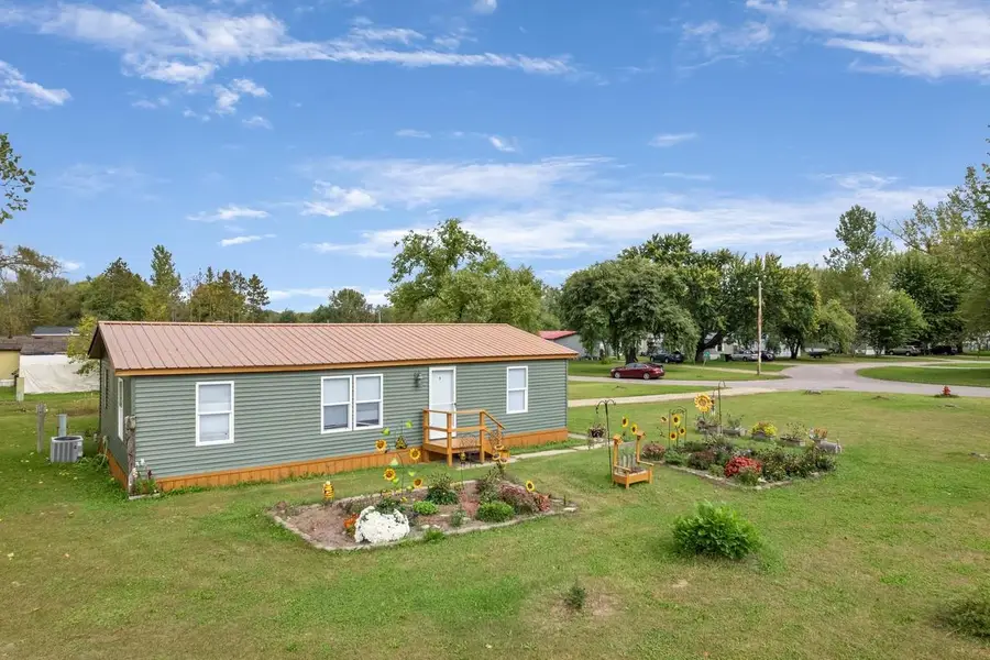 522 New Lisbon Estates West, New Lisbon, WI 53950 - #2