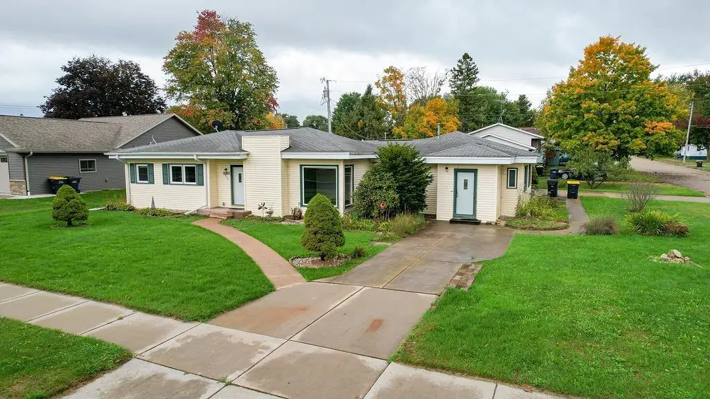 905 East Avenue, Tomah, WI 54660 - #1
