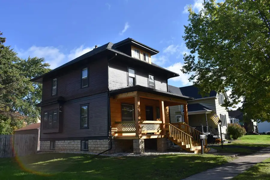 381 E 2nd Street, Fond Du Lac, WI 54935 - #2