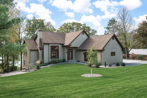 W10725 Wildwood Way, Poynette, WI 53955