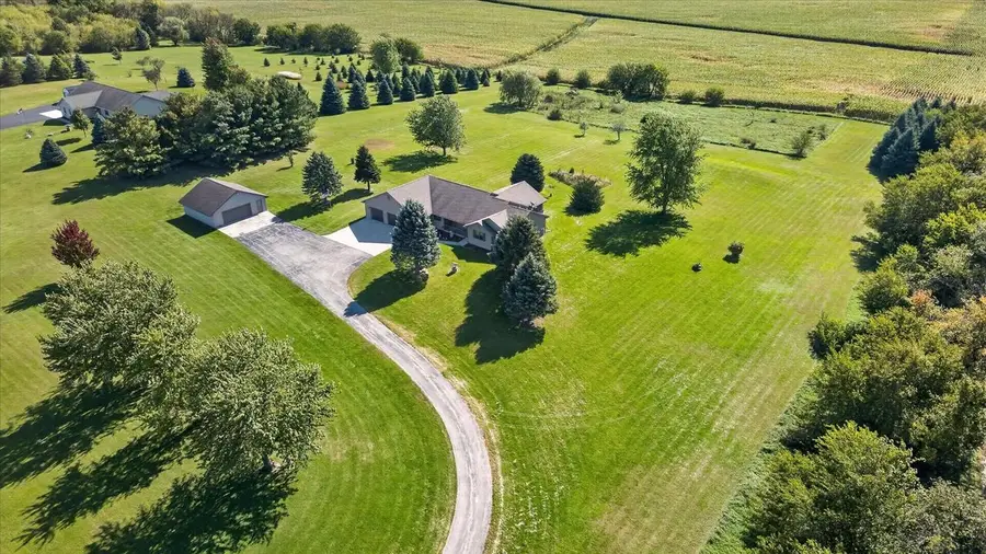 5541 W County A Road, Janesville, WI 53548 - #2
