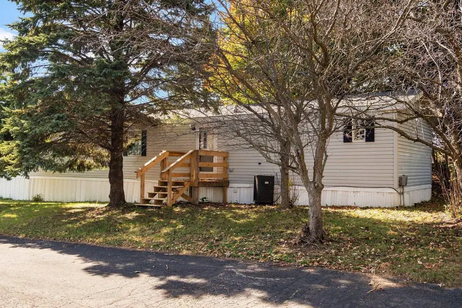 83 Mayflower Circle, Blue Mounds, WI 53517 - #3