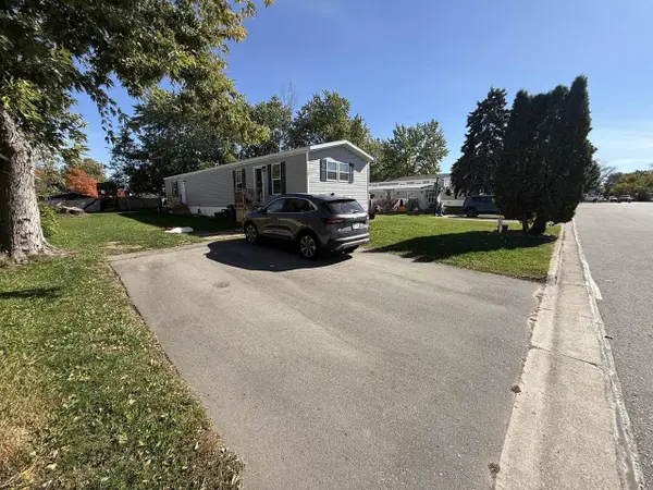 888 E Shady Lane #139, Neenah, WI 54957