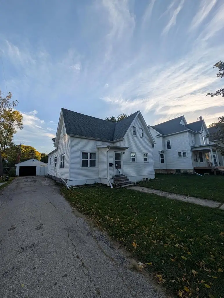242 E MERRILL Avenue, Fond Du Lac, WI 54935 - #2