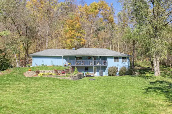 20464 Hidden Valley Road, Richland Center, WI 53581