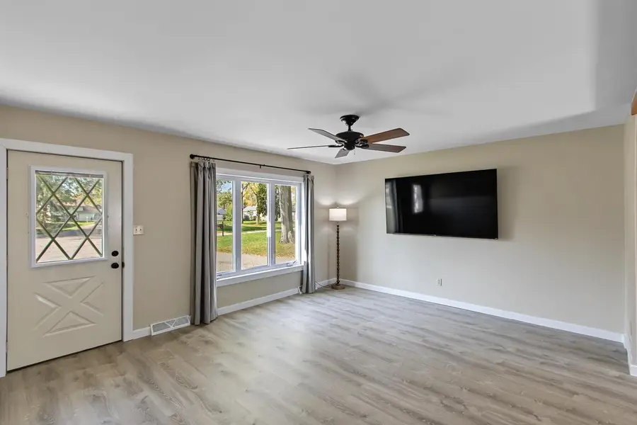 412 8th Street Circle, Prairie Du Sac, WI 53578 - #2