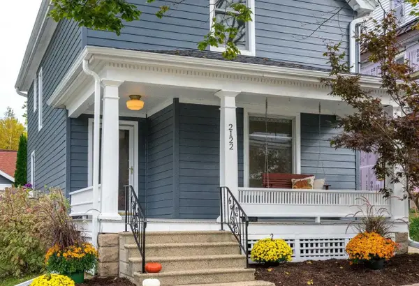 2122 Center Avenue, Madison, WI 53704