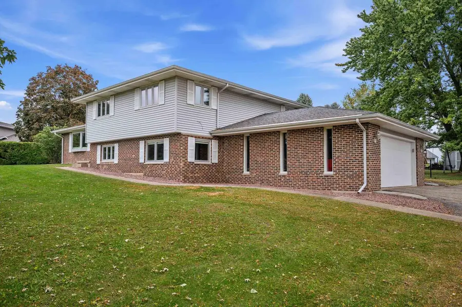 4889 High Chaparral Road, Marshall, WI 53559 - #2