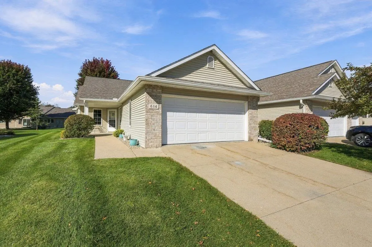 614 Springbrook Circle, Deforest, WI 53532 - #1