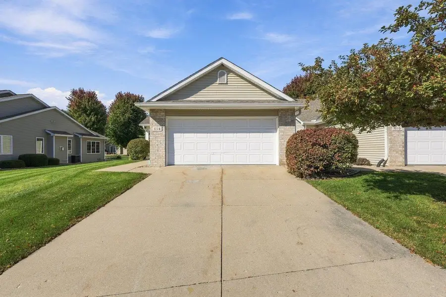 614 Springbrook Circle, Deforest, WI 53532 - #2