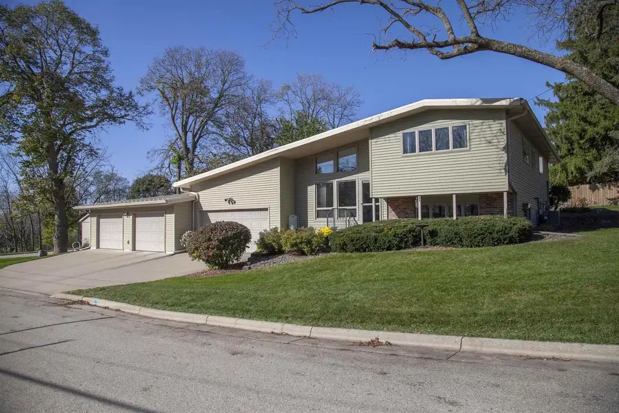 320 Wilson Street, Mount Horeb, WI 53572 - #2