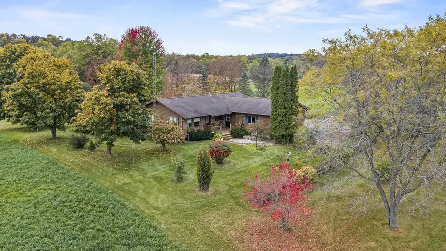 W5825 Barry Road, Pardeeville, WI 53954 - #2