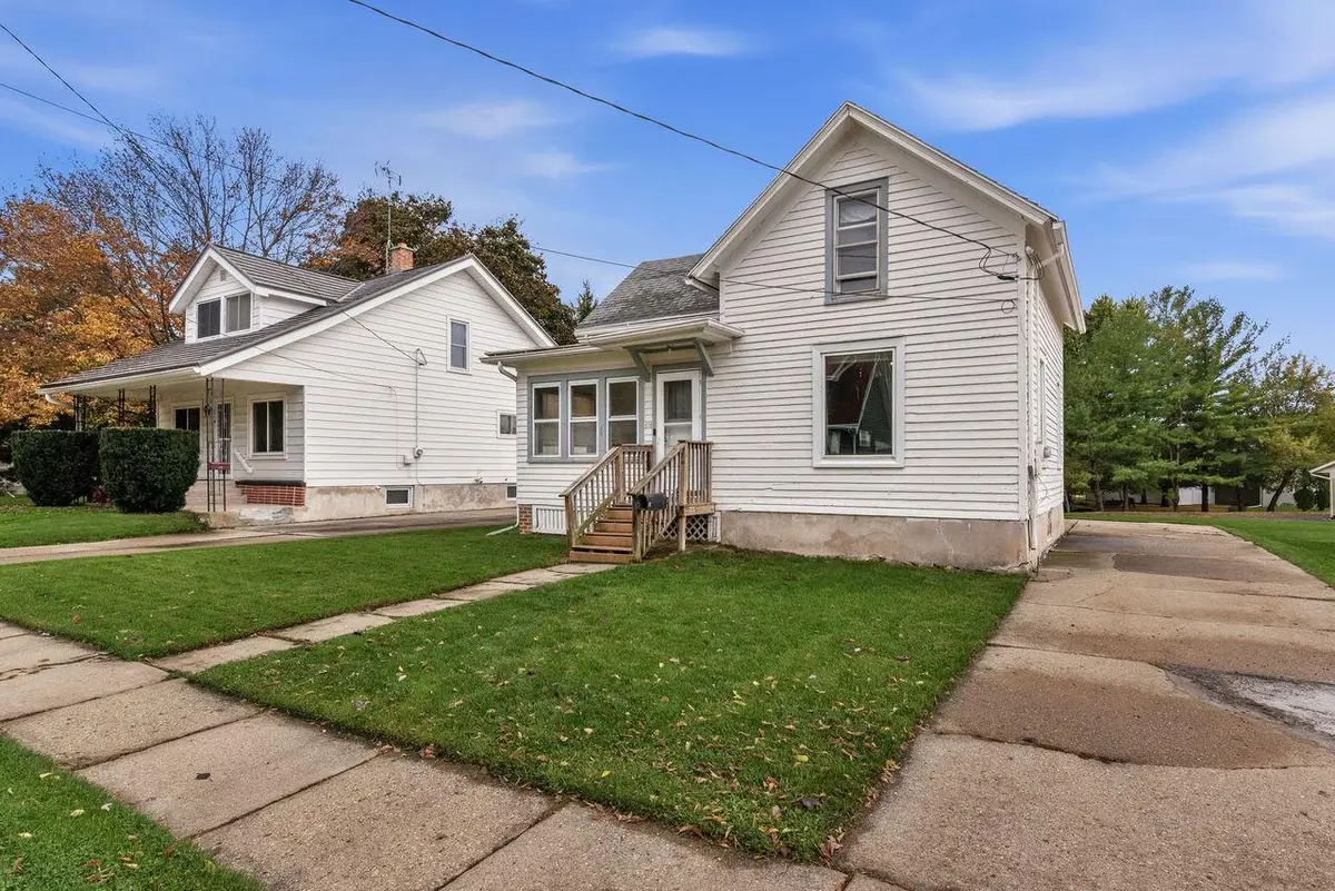 518 N Lincoln Avenue, Beaver Dam, WI 53916 - #1