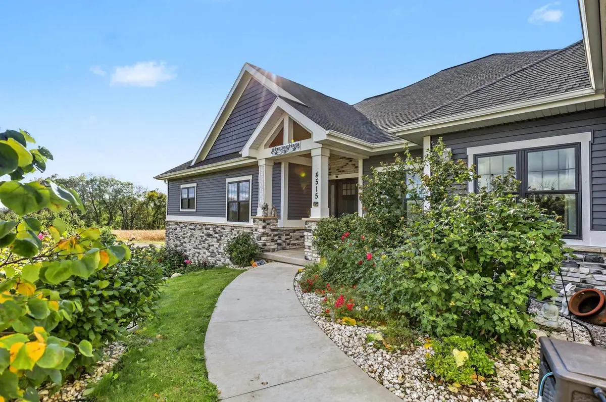 N4515 Prairie Knoll Circle, Portage, WI 53901 - #1