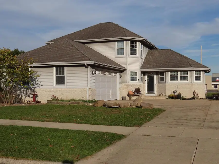 1046 Summerhill Drive, Janesville, WI 53546 - #3
