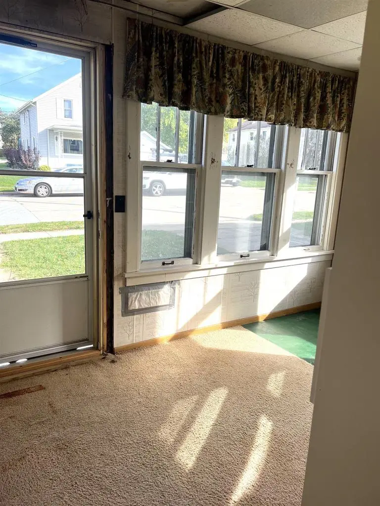 534 N Lincoln Avenue, Beaver Dam, WI 53916 - #3
