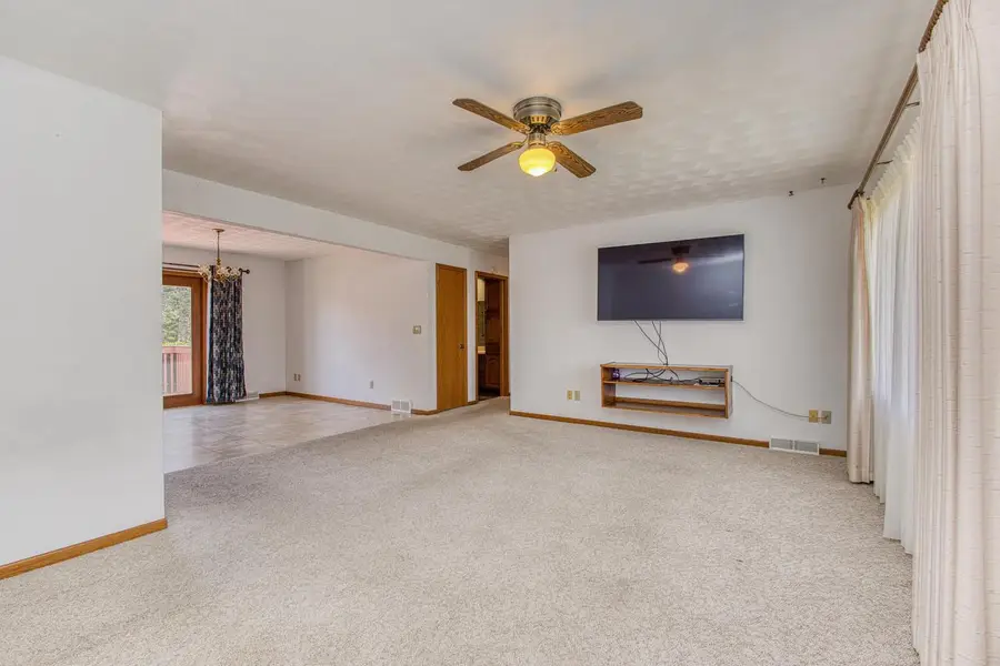1385 Karla Street, Platteville, WI 53818 - #3
