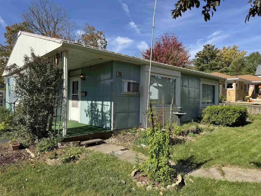 1715 20th Avenue, Monroe, WI 53566 - #2