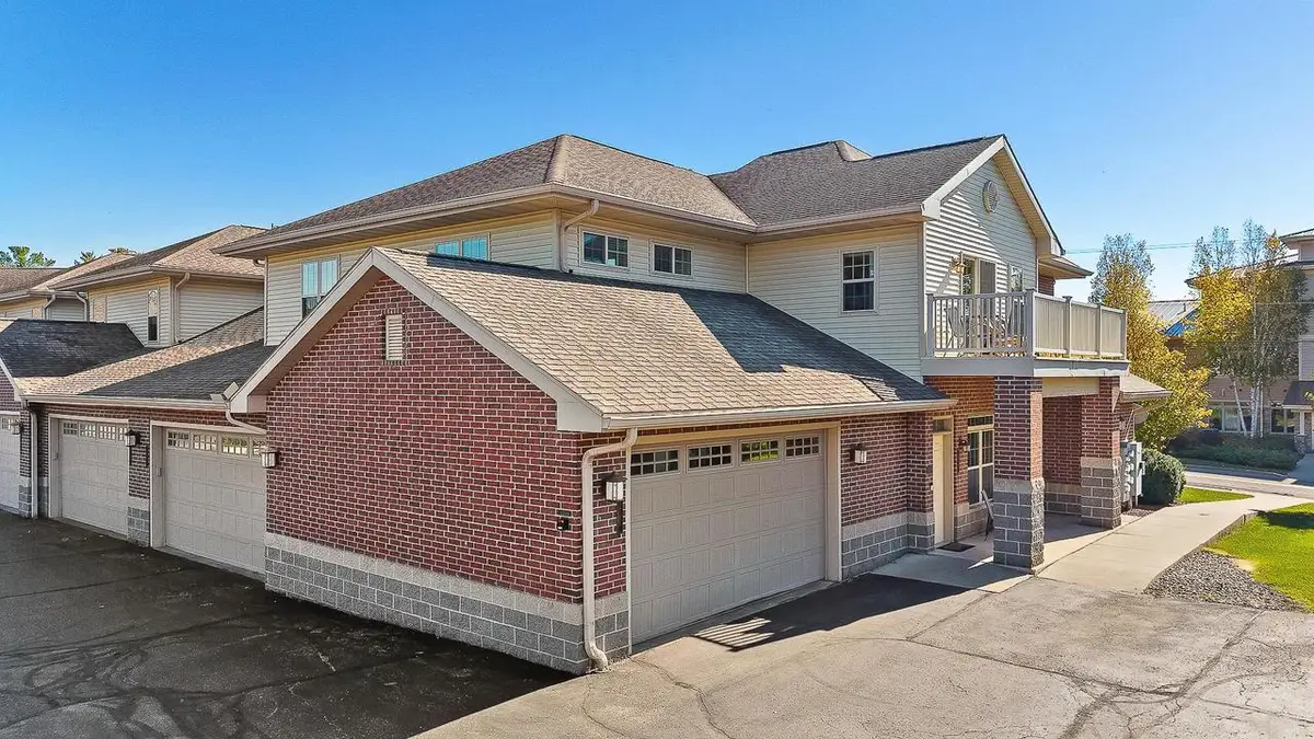 670 E Lake Avenue #207, Wisconsin Dells, WI 53965 - #1