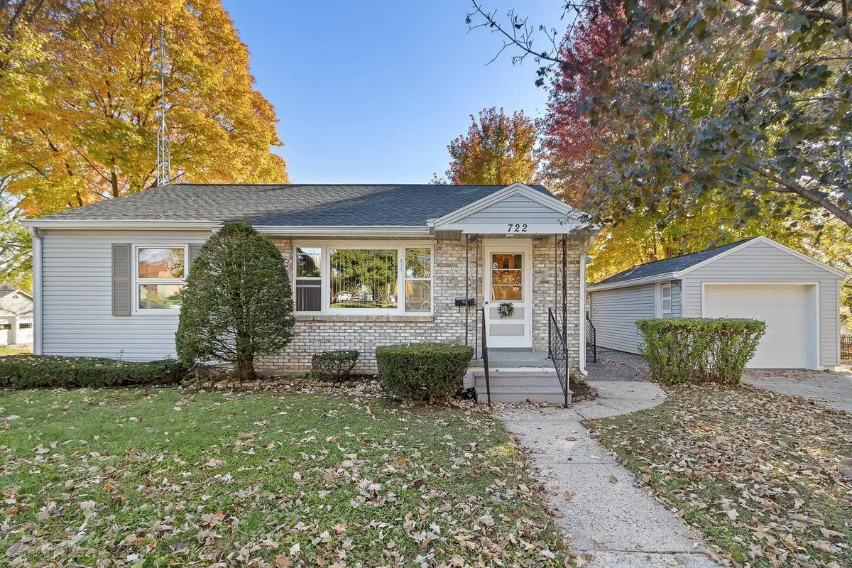 722 8th Street, Baraboo, WI 53913 - #1