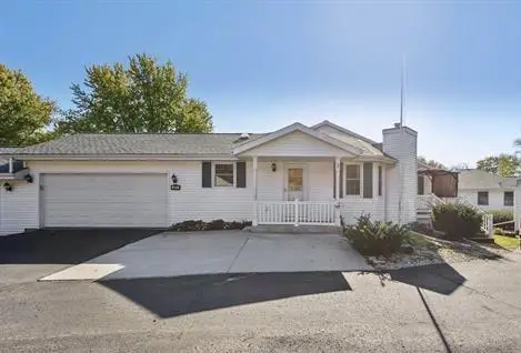 877 Sutherland Avenue #4, Janesville, WI 53545 - #1