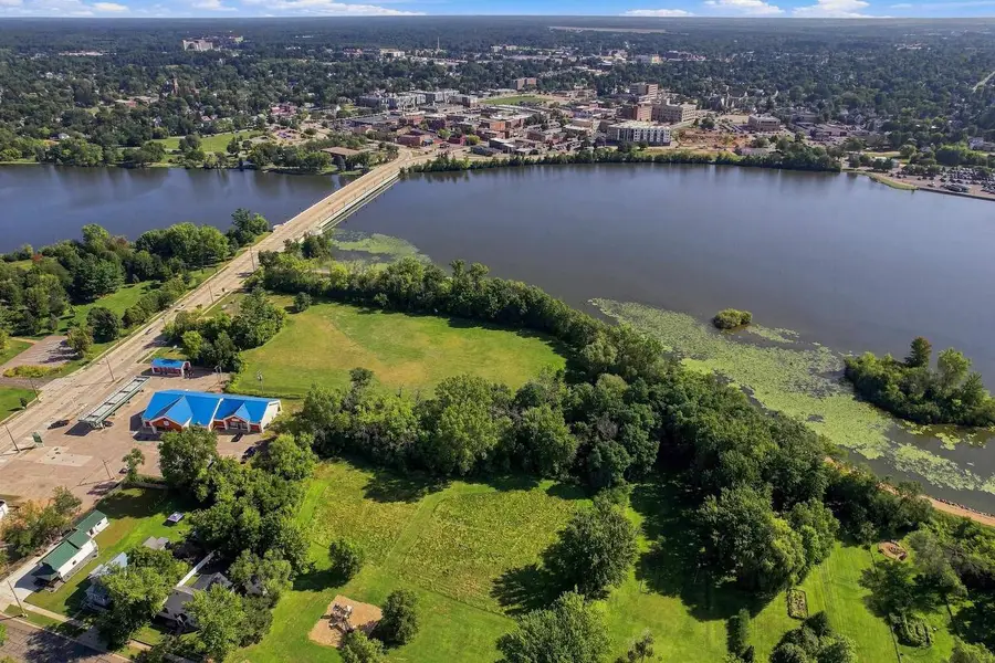 133 W CLARK STREET, Stevens Point, WI 54481 - #3