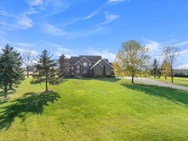 112019 WINTERBERRY CIRCLE, Marshfield, WI 54449