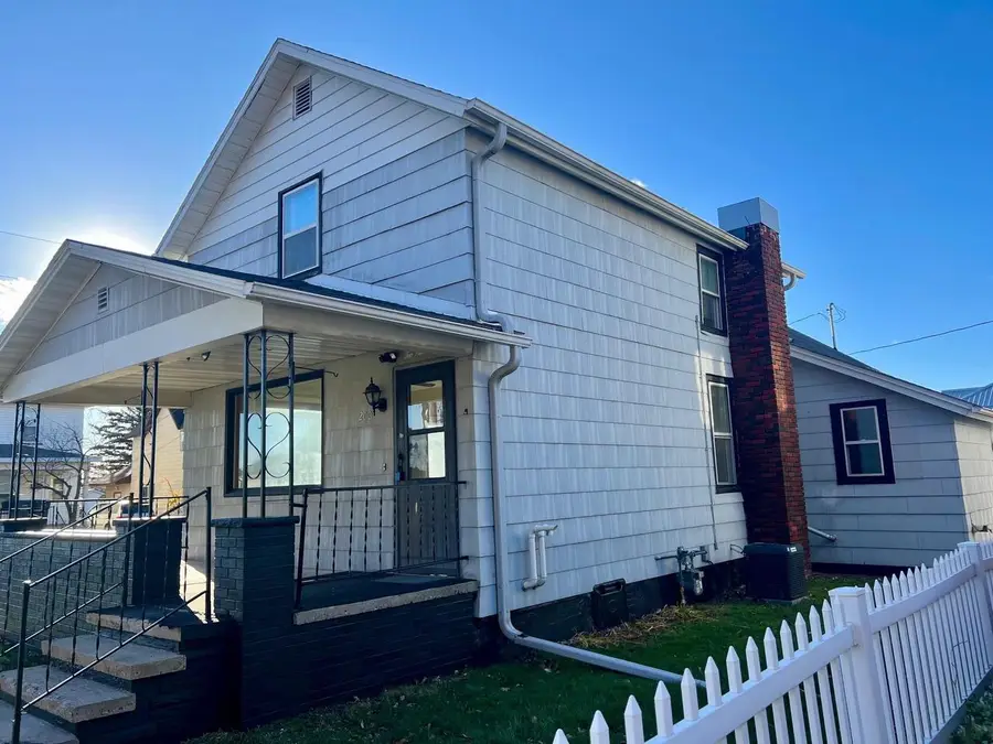 200 N WALNUT AVENUE, Marshfield, WI 54449 - Image #3