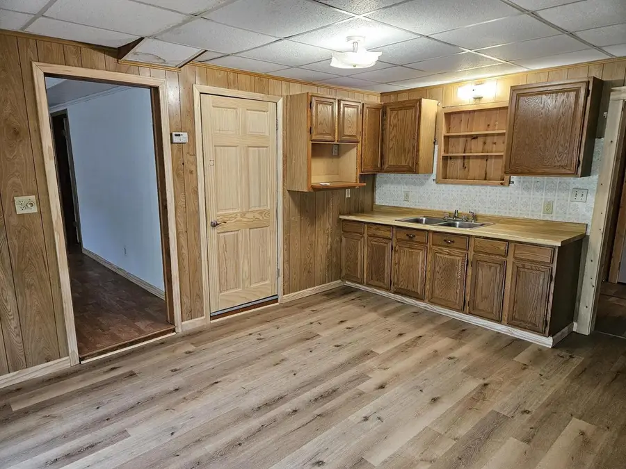 8325 KLONDYKE STREET, Bancroft, WI 54921 - Image #3