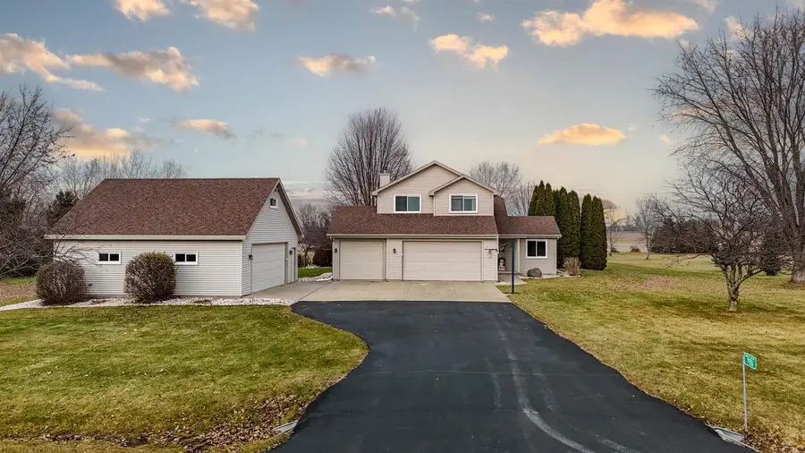 7551 SUNBURST LANE, Neenah, WI 54956 - Image #2