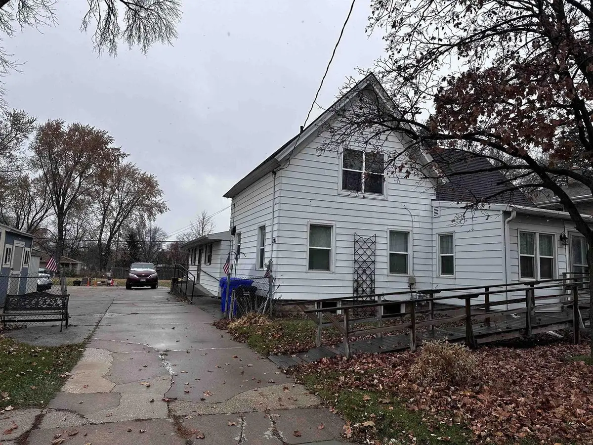 218 E CALUMET STREET, Appleton, WI 54915 - Image #1