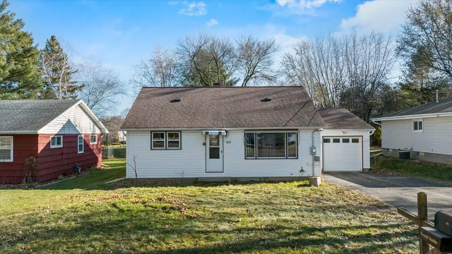 605 N HINMAN AVENUE, Marshfield, WI 54449 - Image #2