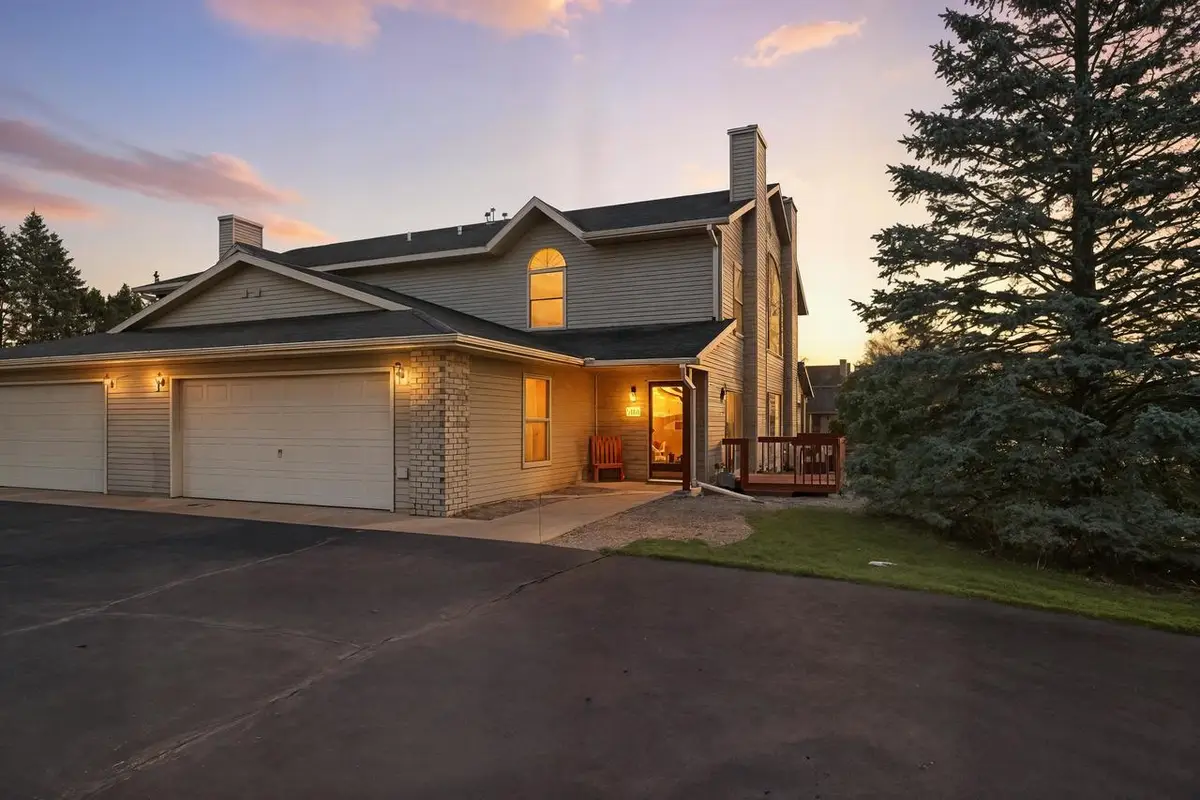 260 WHITE OAK AVENUE, Plover, WI 54467 - Image #1