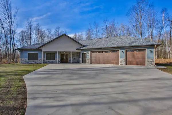 620 LANCES CIRCLE, Hatley, WI 54440
