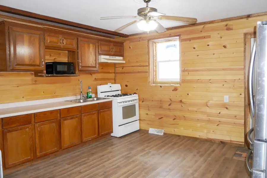 232625 COUNTY ROAD E, Athens, WI 54411 - Image #2