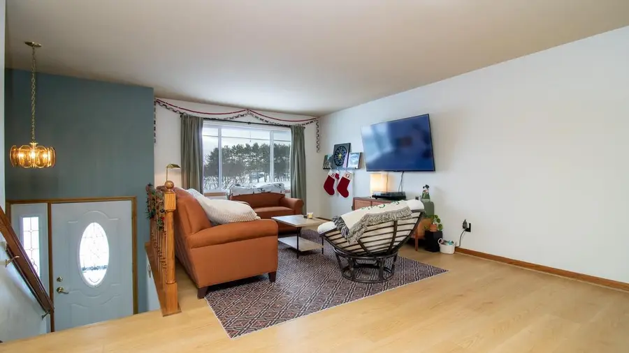 1012 W CAMPUS DRIVE, Wausau, WI 54401 - Image #3