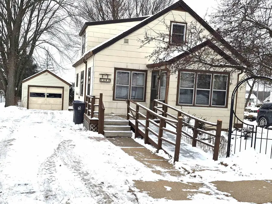 1604 S CEDAR AVENUE, Marshfield, WI 54449 - Image #2