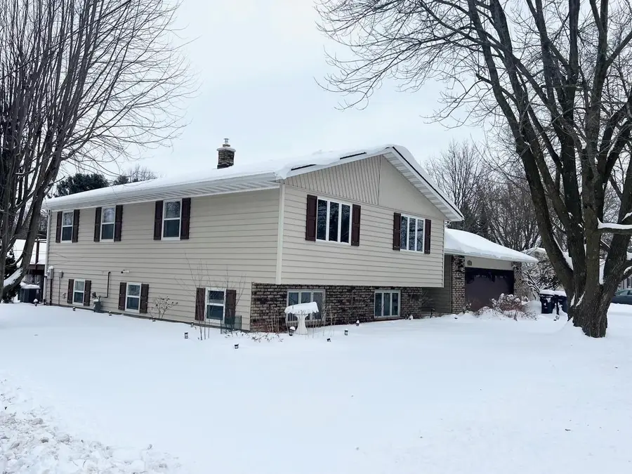 1501 S APPLE AVENUE, Marshfield, WI 54449 - Image #2
