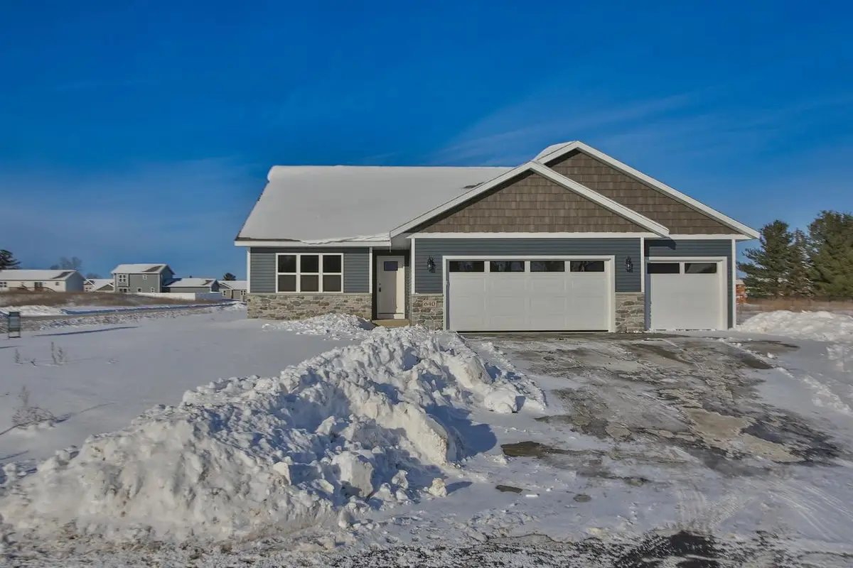 640 STILL WATERS LANE, Plover, WI 54467 - Image #1