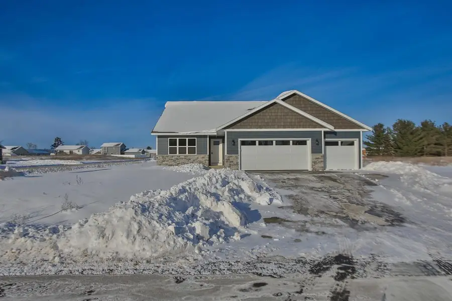 640 STILL WATERS LANE, Plover, WI 54467 - Image #2