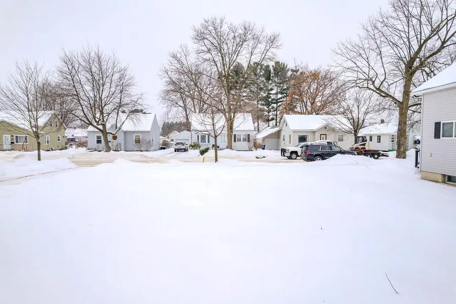 1017 S 11TH AVENUE, Wausau, WI 54401 - Image #3