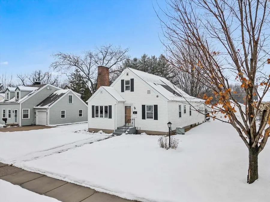 604 S APPLE AVENUE, Marshfield, WI 54449 - Image #2