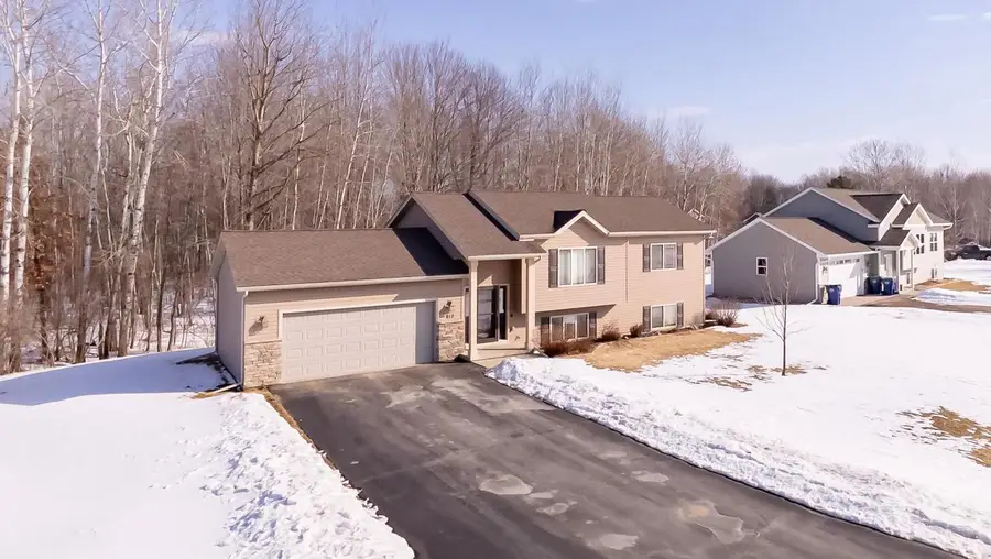 812 PINEDALE LANE, Kronenwetter, WI 54455 - #2