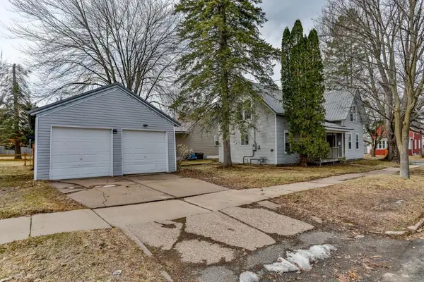 300 E 9TH STREET, Marshfield, WI 54449