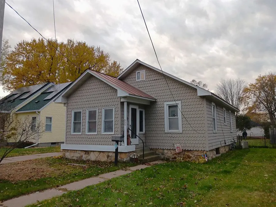 920 5TH STREET SOUTH, Wisconsin Rapids, WI 54494 - #2