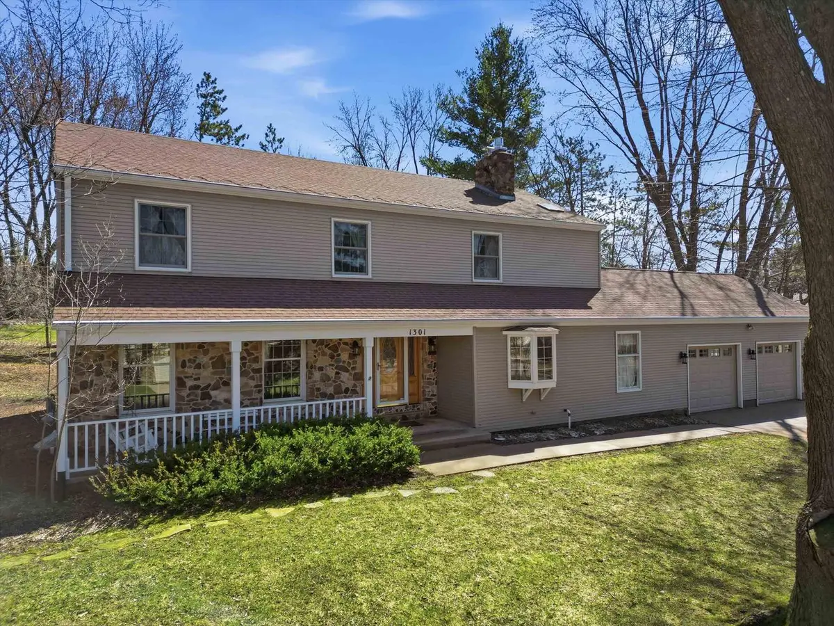 1301 N BROADWAY AVENUE, Marshfield, WI 54449 - #1