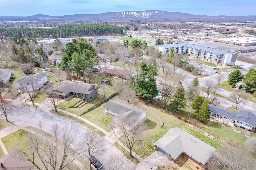 1225 SUNSET DRIVE, Wausau, WI 54401 - #2