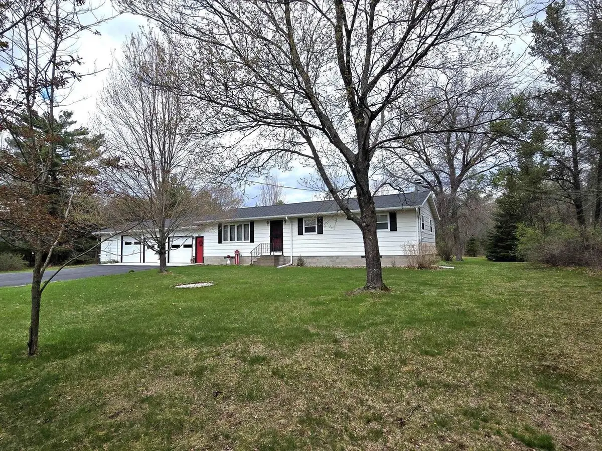 4251 MILL AVENUE, Wisconsin Rapids, WI 54494 - #1